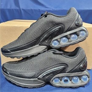 Nike DN Men’s 6.5/Women’s 5